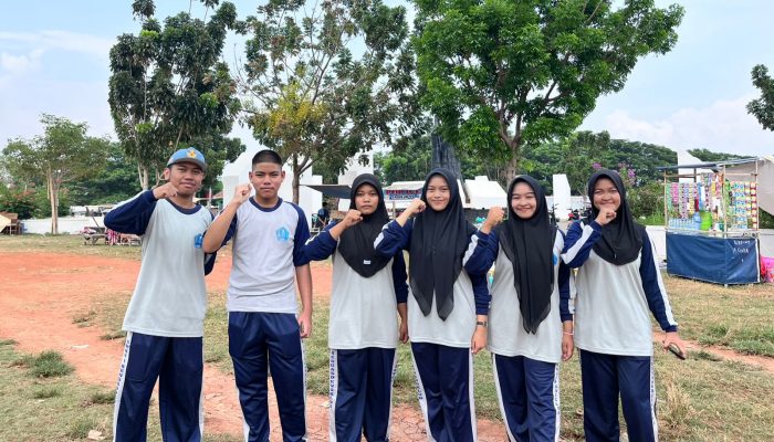 Aksi Heroik Siswa SMKN 1 Rengasdengklok: Mengubah Alun-Alun Menjadi Oase Kebersihan!