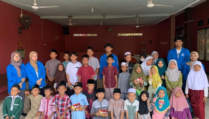 Mahasiswa UBSI Kampus Karawang Gelar Kegiatan PKM di Mushola Al-Ishlah: Tanamkan Nilai Kebersihan dan Kebersamaan Sejak Dini