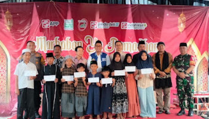 Pindo Deli Salurkan 4.000 Mushaf Alquran dan Santuni Anak Yatim di Karawang