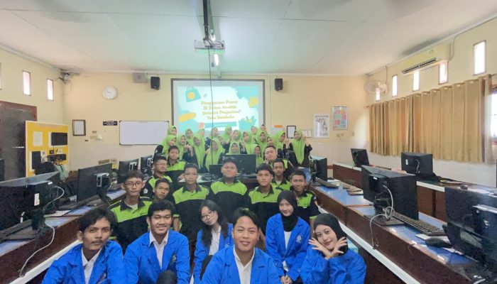 Mahasiswa UBSI Karawang Kenalkan Power BI di SMK Texar