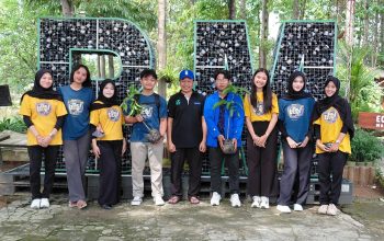 Mahasiswa UBSI Cikarang Bersihkan Eco Edu Park dan Tanam Pohon untuk Edukasi Lingkungan