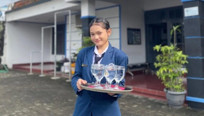 Devita, Alumni UBSI Cikarang Lolos OJT Perhotelan di Malaysia