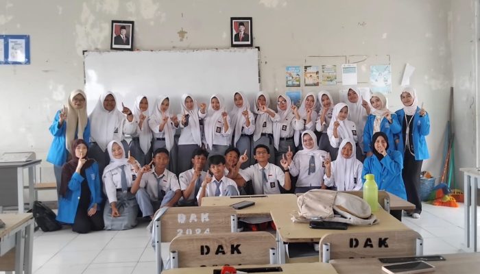 Mahasiswa UBSI Cikampek Bahas Literasi Lewat Analisis Data Power BI