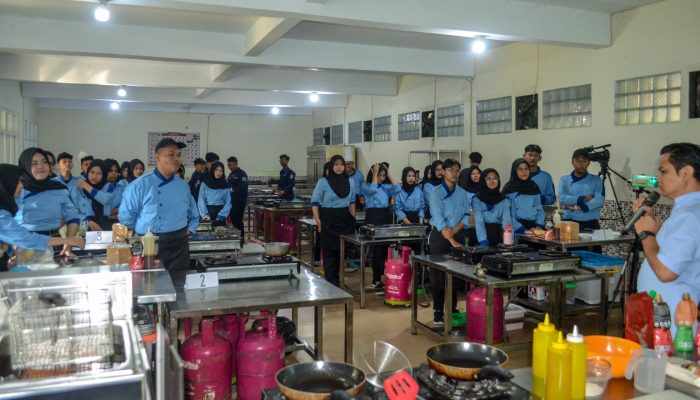 Kaef Goes to School Kenalkan Dunia Industri Kuliner