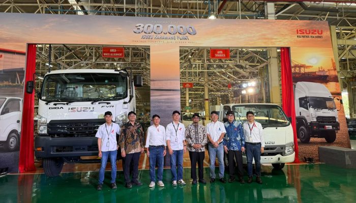 Isuzu Rayakan Produksi Kendaraan ke-300.000 di Pabrik Karawang