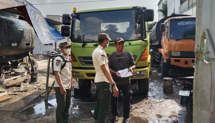 67 Bangunan Liar Dibongkar di Gerbang Tol Karawang Timur