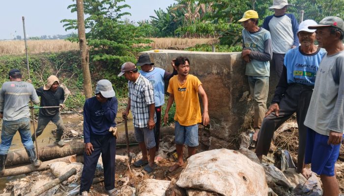 Petani Karangligar Rogoh Rp30 Juta Bangun Bendungan Swadaya