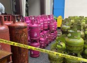 Polresta Karawang Bongkar Pengoplosan LPG 3 Kg ke Tabung 12 Kg