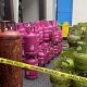 Polresta Karawang Bongkar Pengoplosan LPG 3 Kg ke Tabung 12 Kg