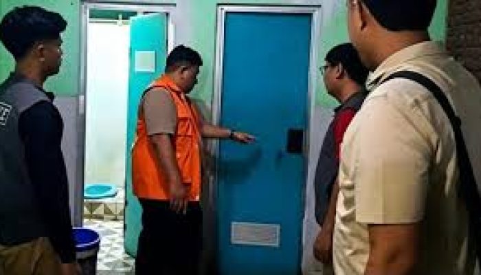 Pria Asal Bekasi Ditemukan Meninggal di Kamar Mandi Masjid RSI Karawang