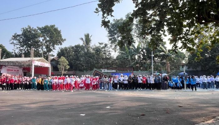 Ribuan Pelajar Ikuti Gerak Jalan Sehat Bojongmangu