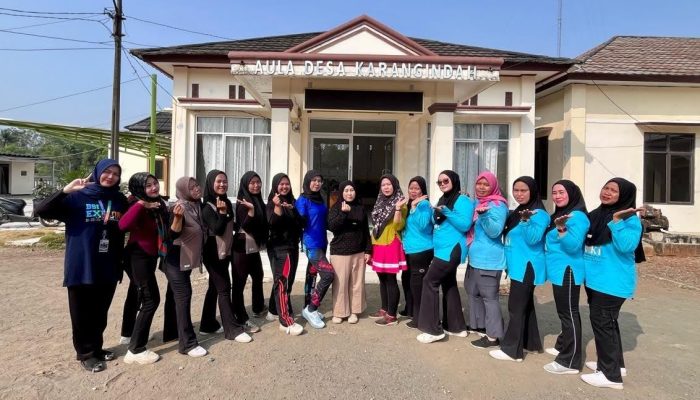 Senam Bersama PKK dan Mahasiswa BSI Explore di Karang Indah