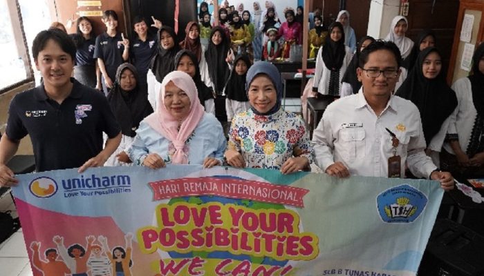Siswi Tunarungu Karawang Dapat Edukasi Kesehatan Menstruasi