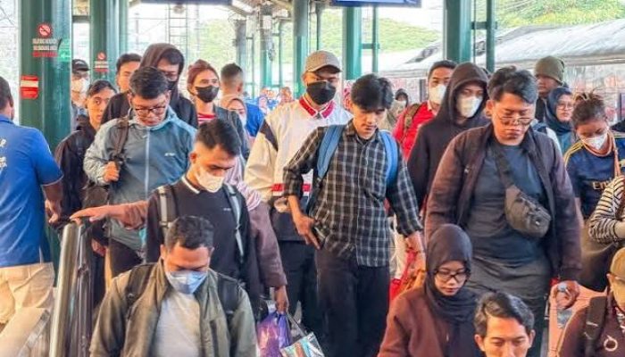 KAI Catat 1.350 Pelanggan Tiba di Karawang dan Cikampek