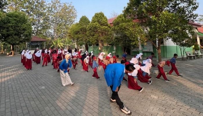 Senam Pagi Jadi Pembuka Aktivitas Belajar Siswa SDN Karang Indah