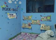 Mahasiswa BSI Explore Serahkan Pojok Baca ke SDN Karangindah 01
